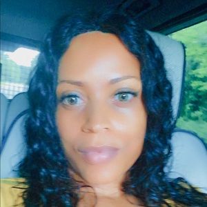 Meet your Posher, Cynthia